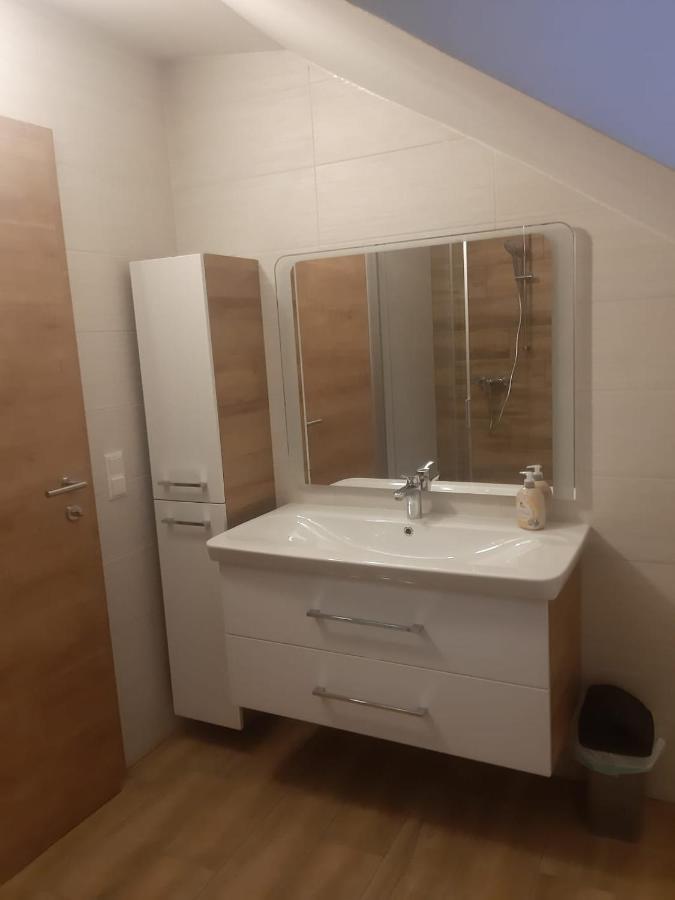 Ferienwohnung Anika Kleinlobming Kültér fotó